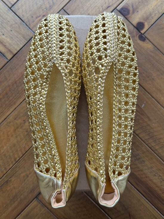 Fuschia Boots Shoes - NEW METALLIC GOLD WOVEN VEGAN LEATHER ROUND-TOE SLIP-ON BALLET FLAT IN SIZE 8.5